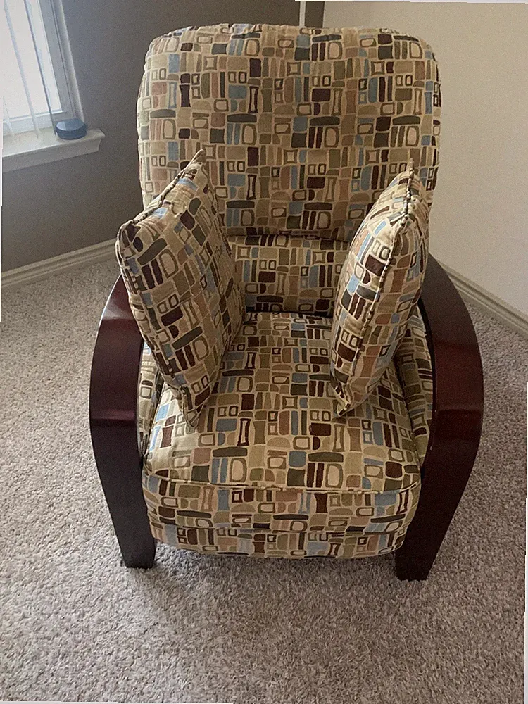 Contemporary Recliner with matching pillows